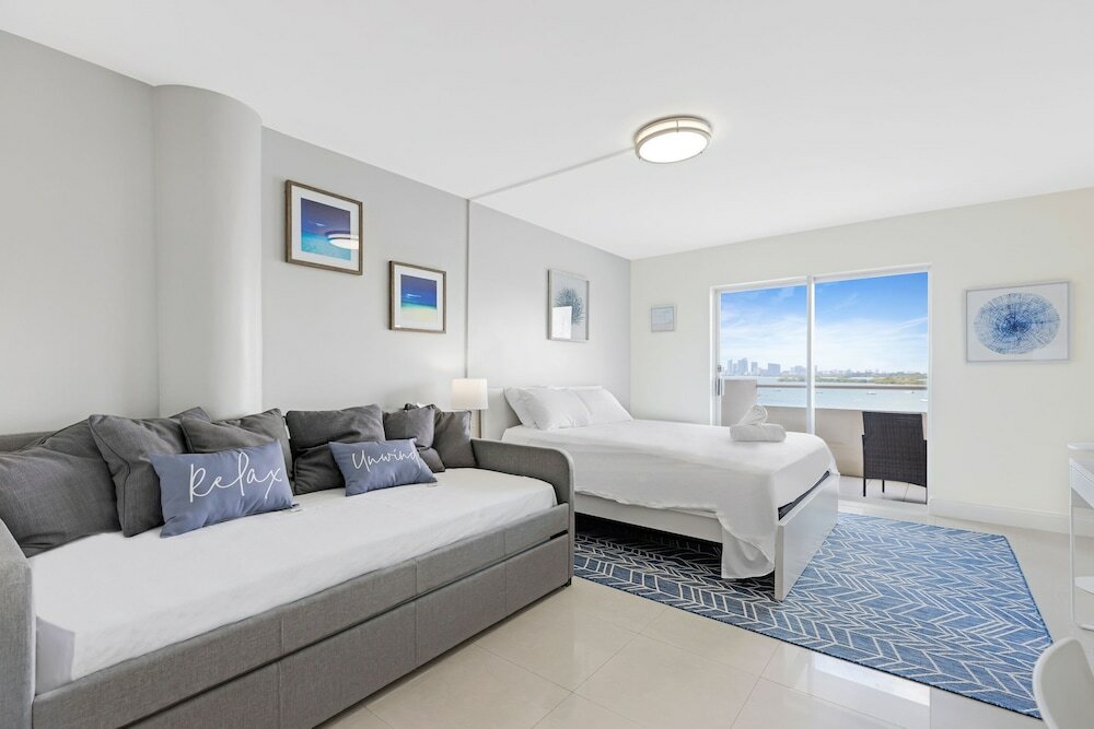 Фото Waterfront condo Studio - Free Parking