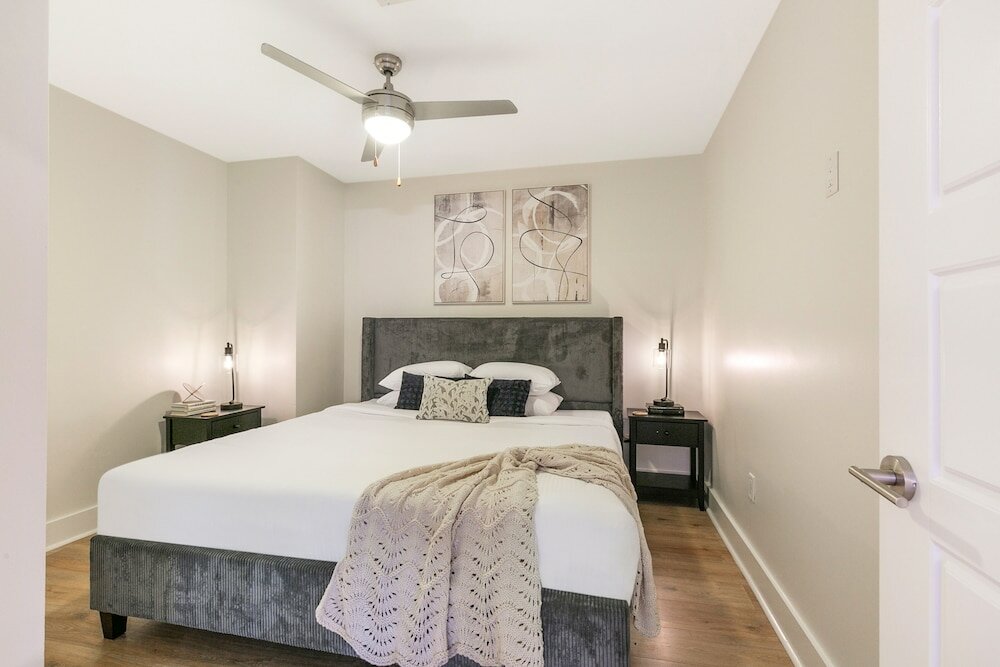 Фото Heart of Nola Modernized 4br Condo Gem
