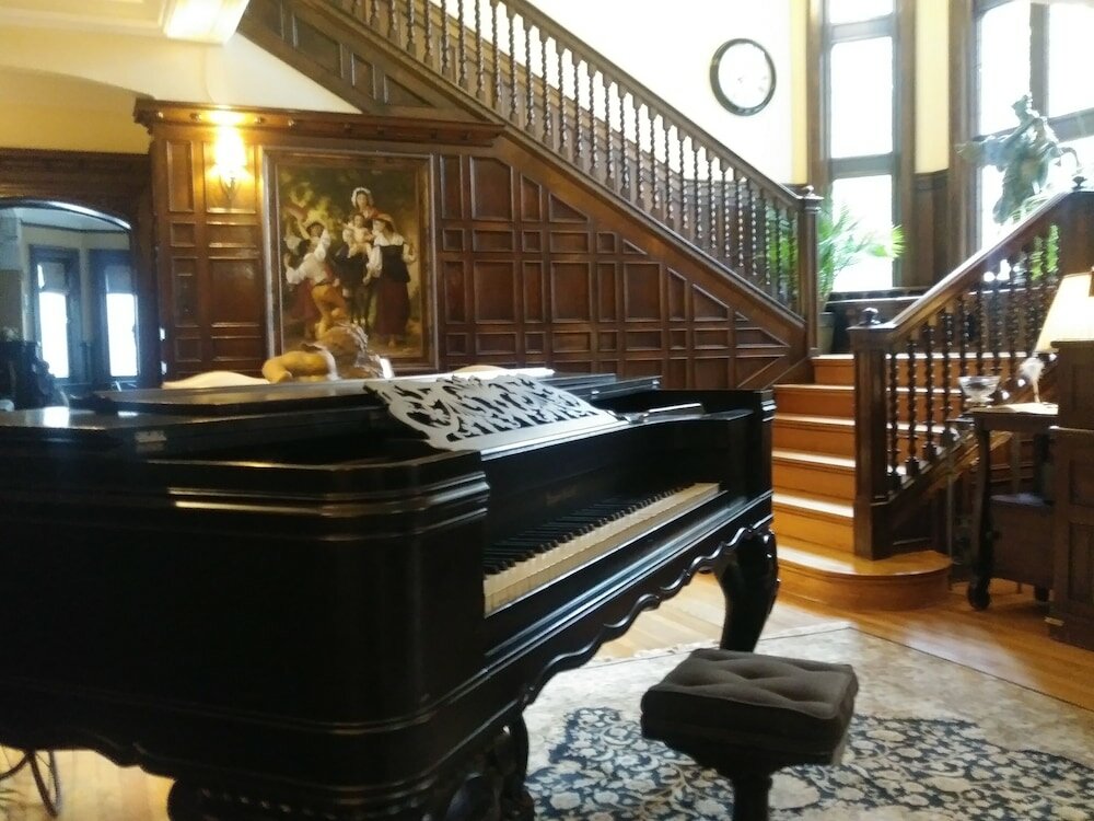 Фото Grey Gables Inn