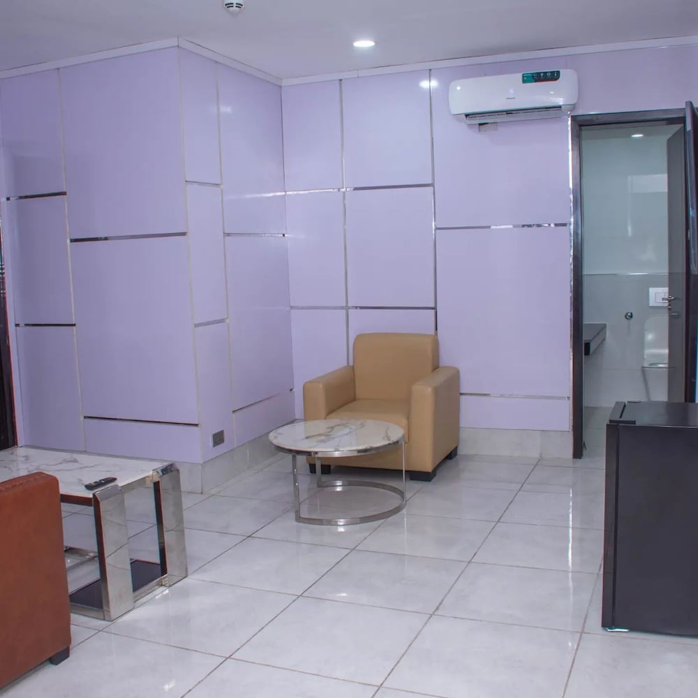 Фото De Phantom Continental Hotel Lekki