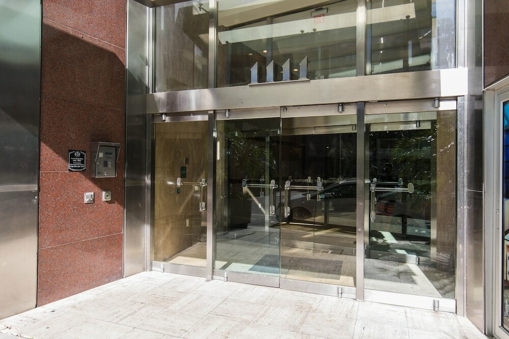 Фото Heart of Nola Modernized 4br Condo Gem