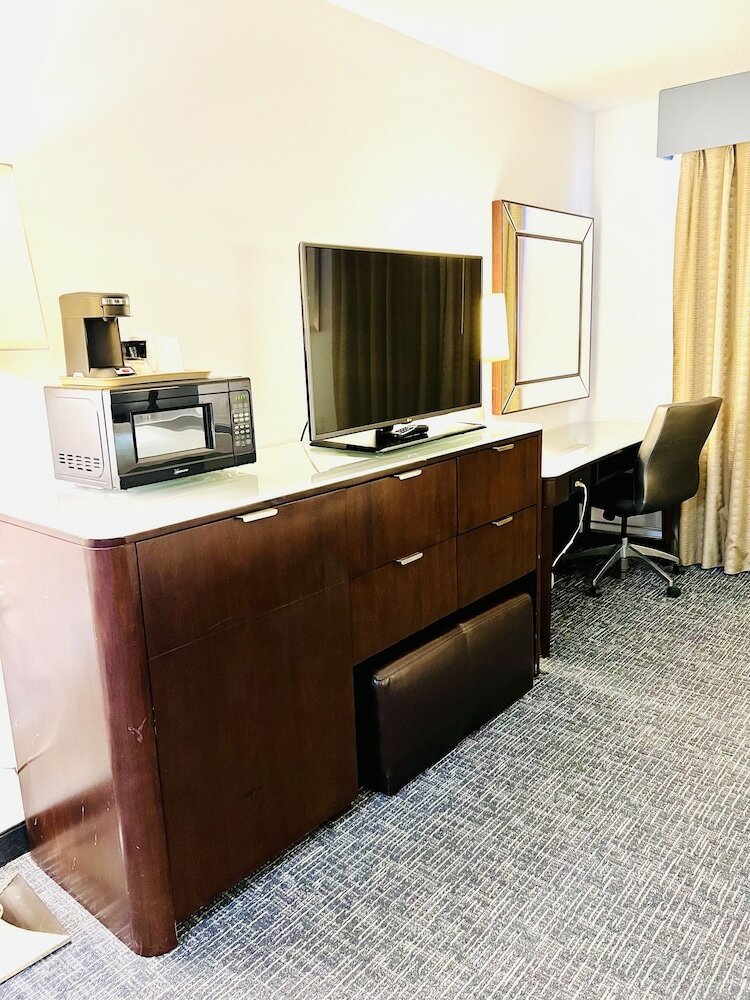 Фото Quality Inn & Suites