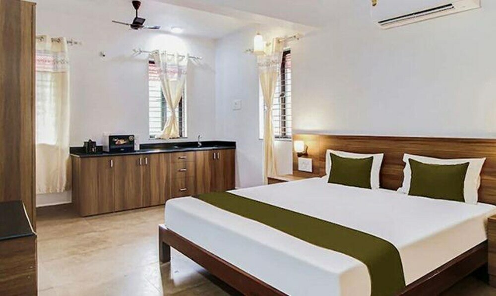 Фото Fabexpress Holiday Suites