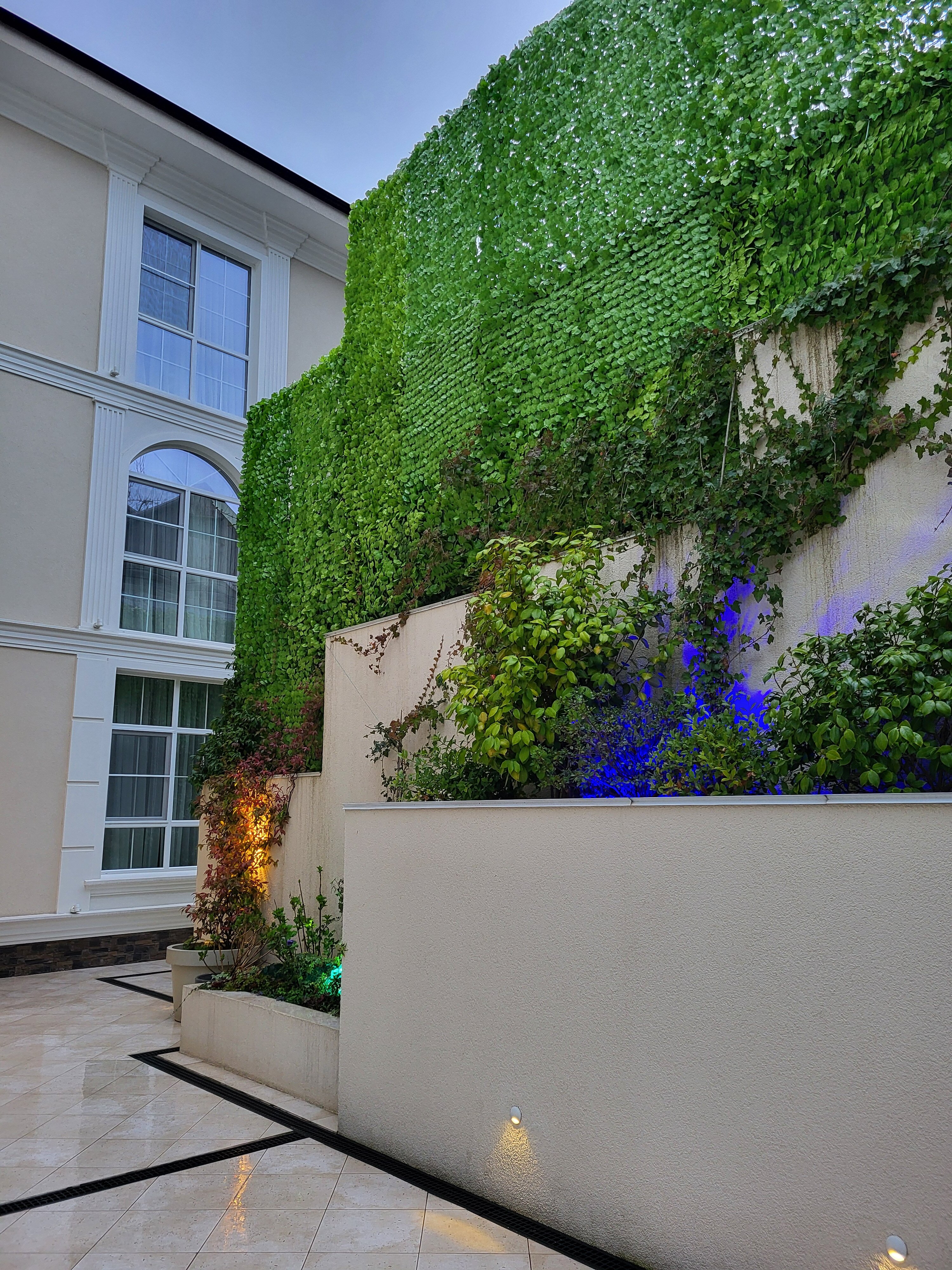 Фото The White Residence