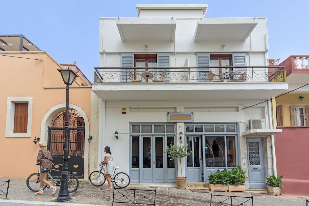 Фото Kasteli Suites