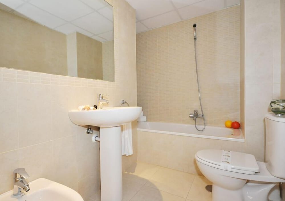 Фото Apartamentos Larimar