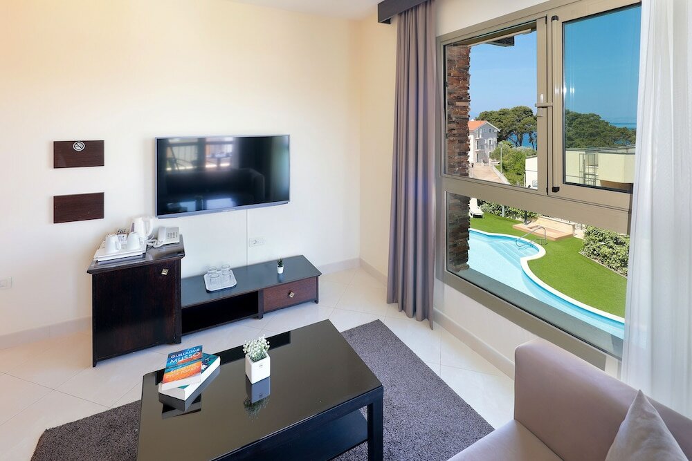 Фото Blue Waves Resort