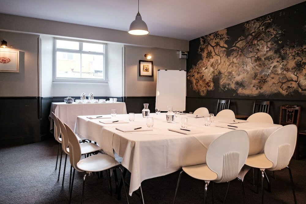 Фото The Bull Hotel