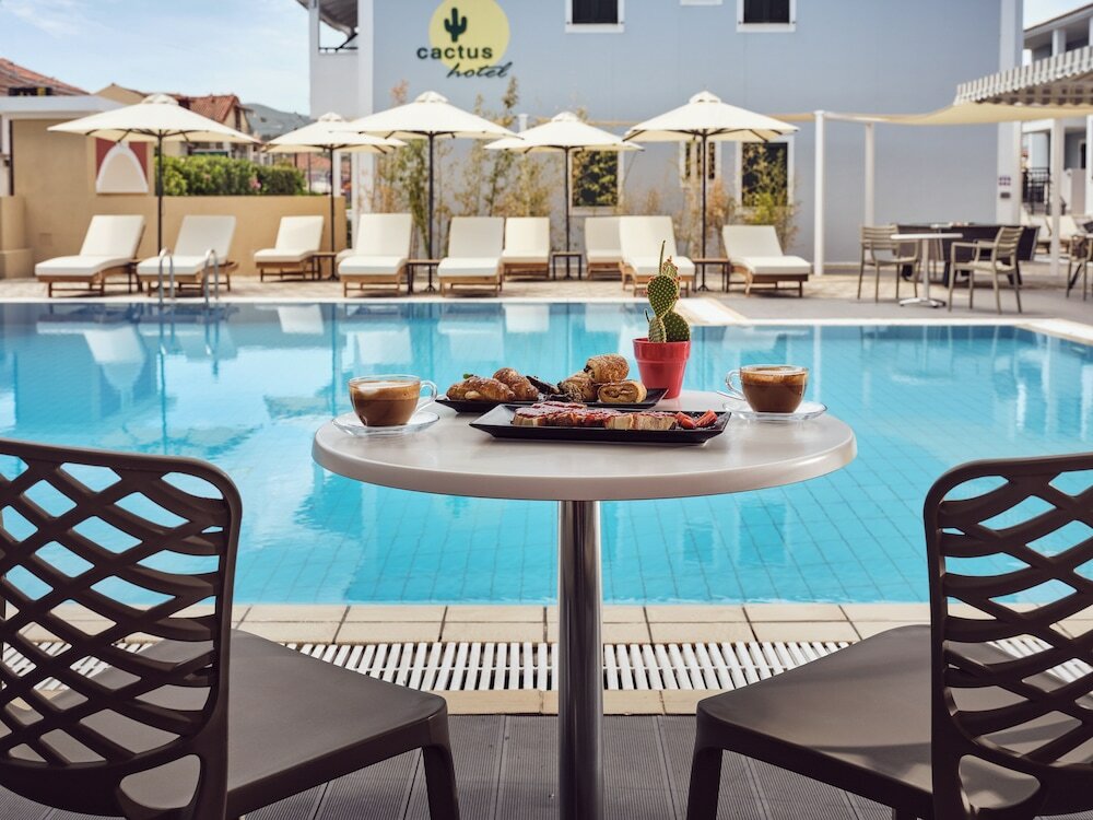 Фото Cactus Hotel