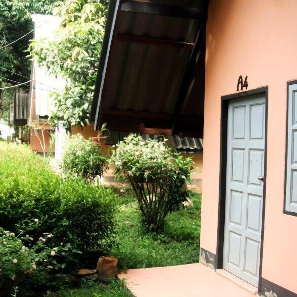 Фото Cashewnut Tree Bungalows