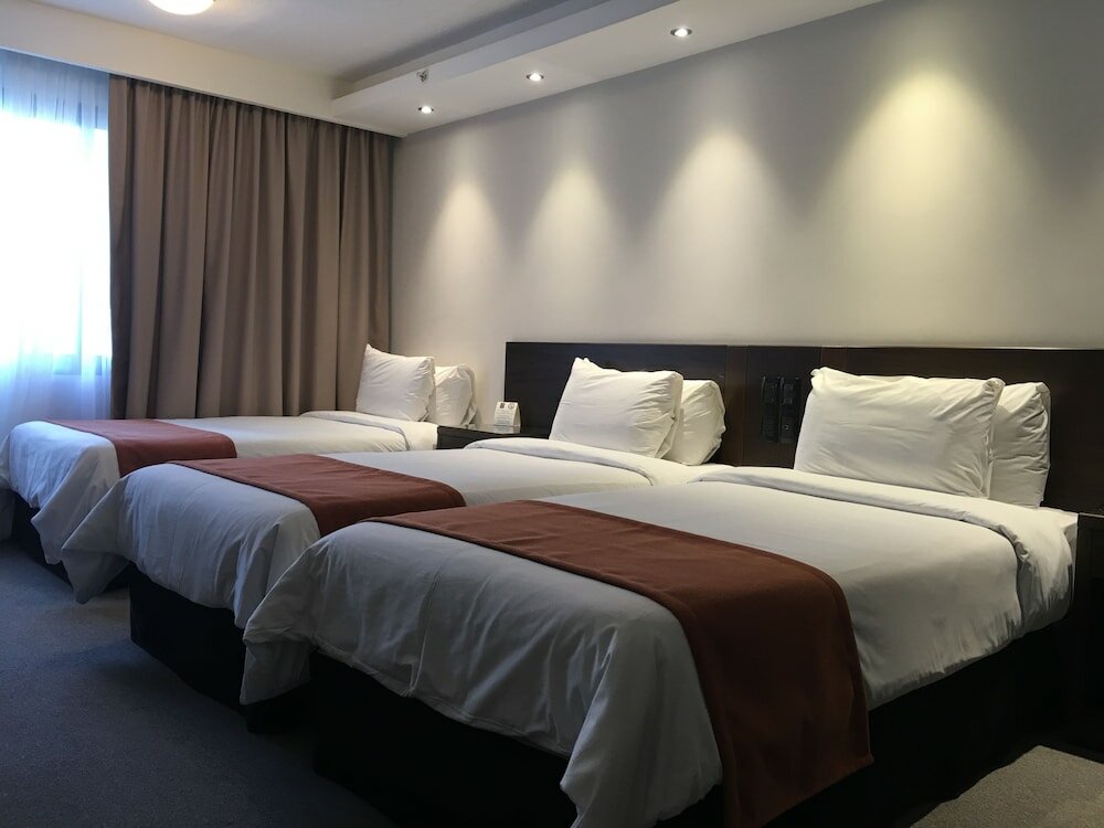 Фото Crystal Tower Hotel