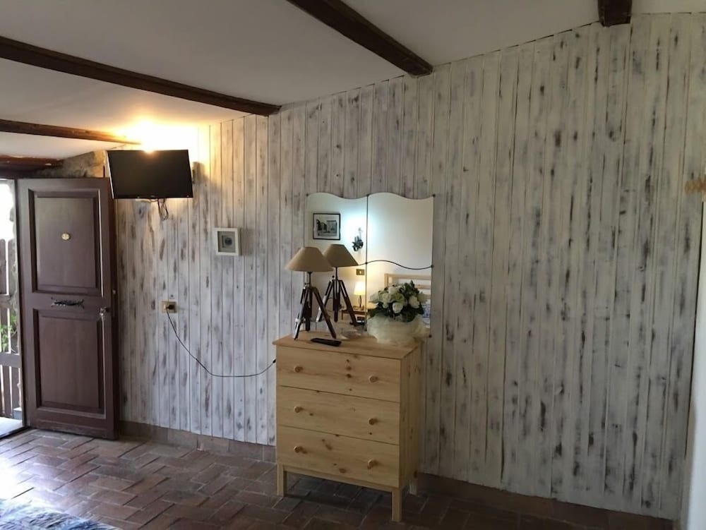 Фото Agriturismo Monte Due Torri