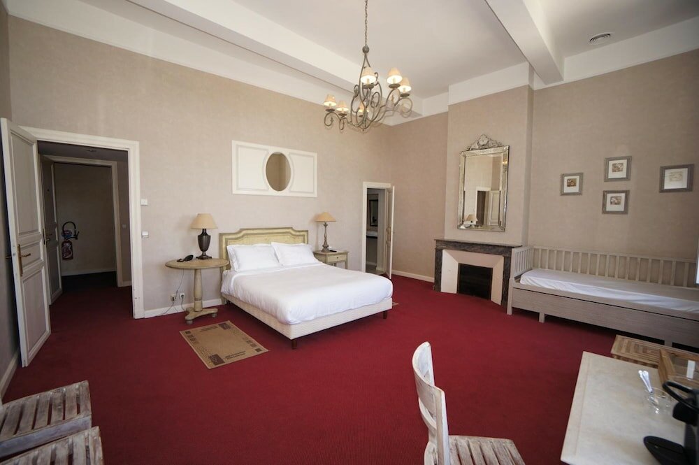 Фото Les Trois Lys