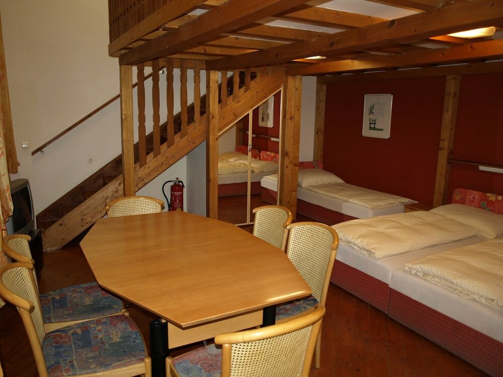 Фото Pension Liechtenstein Apartments II