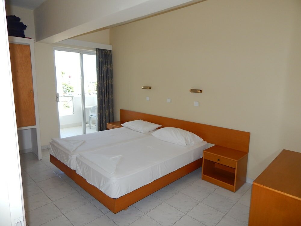 Фото Jasmine Hotel Apartments