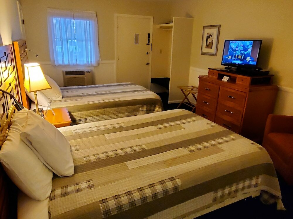 Фото Cedar Crest Inn