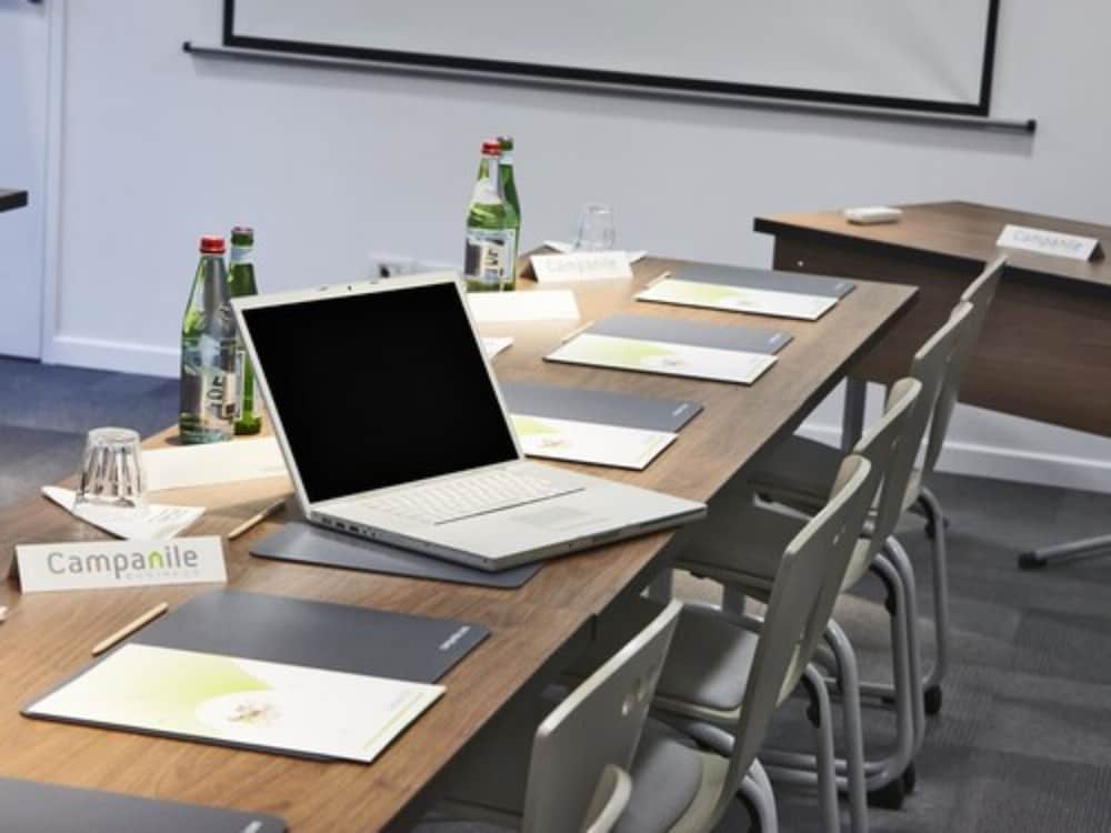 Фото Campanile Clermont Ferrand Centre