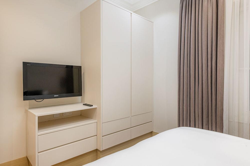 Фото Claverley Court