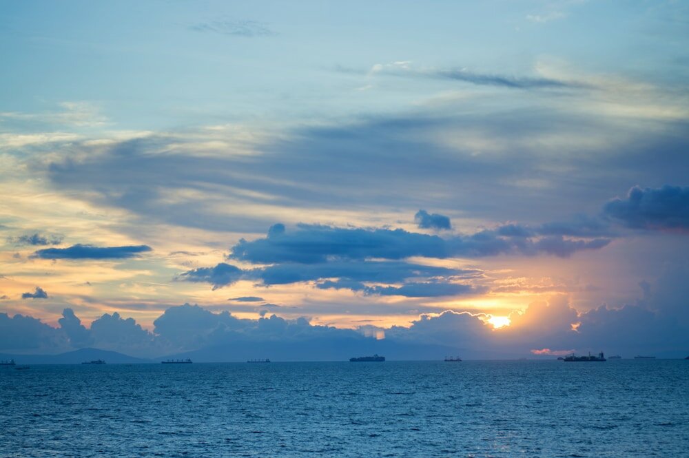 Фото Conrad Manila