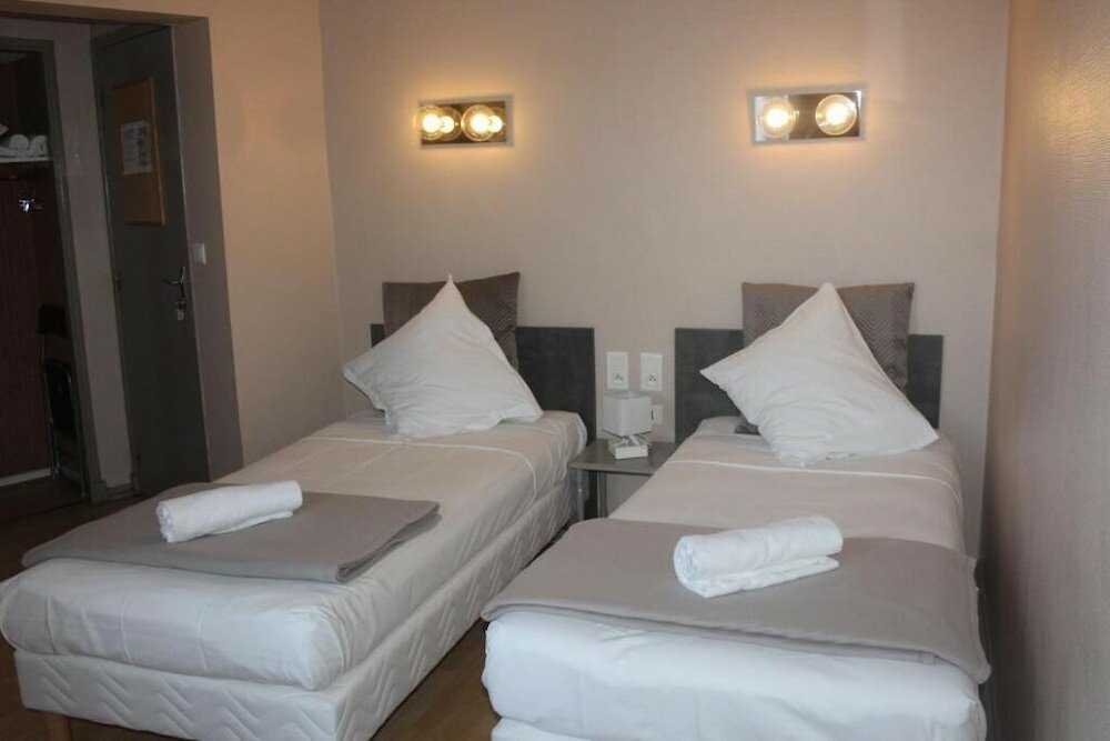 Фото Hôtel Le Rochegude