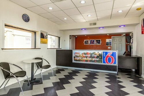 Гостиница Motel 6 Elizabeth, Nj - Newark Liberty Intl Airport в Элизабет