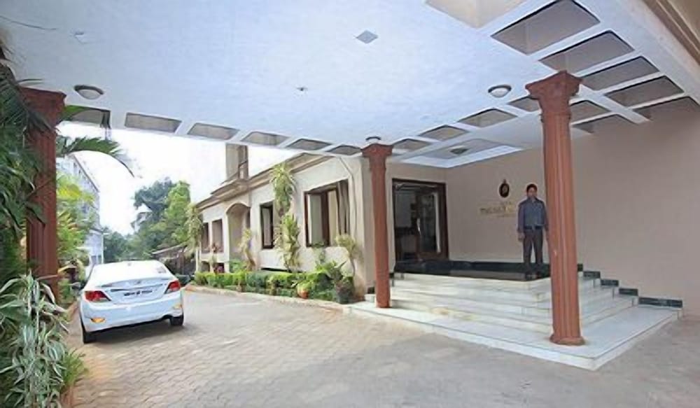 Фото отеля 2