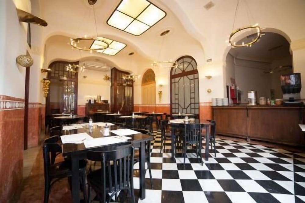 Фото Peninsular Hotel