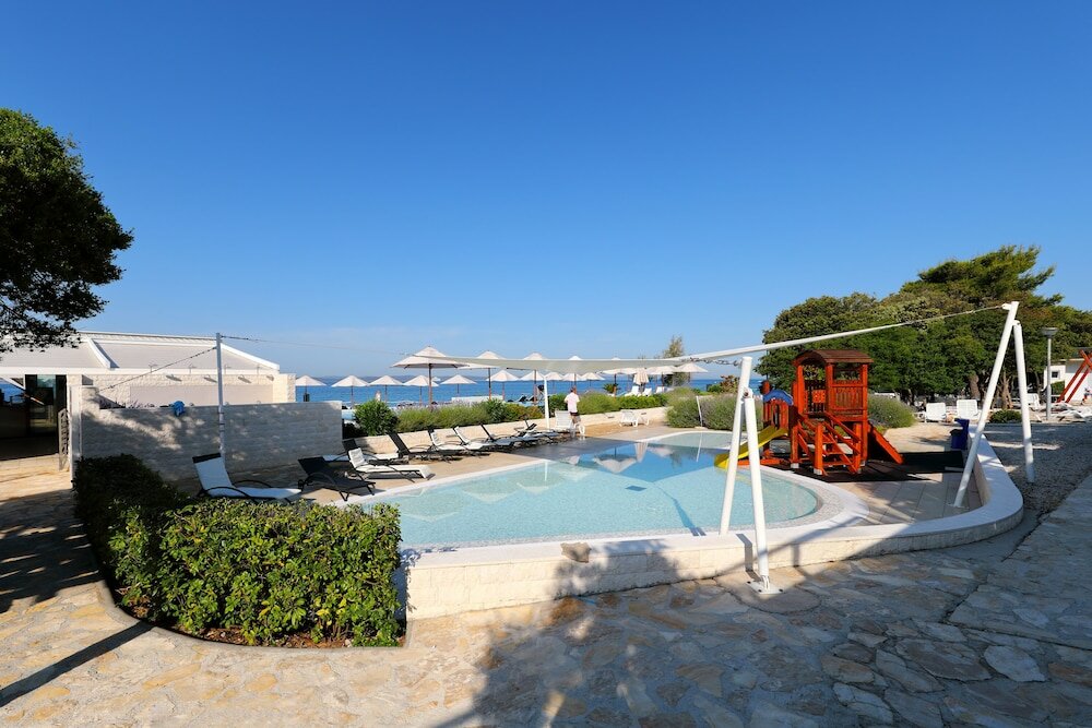 Фото Sunnyside Apartments Petrčane