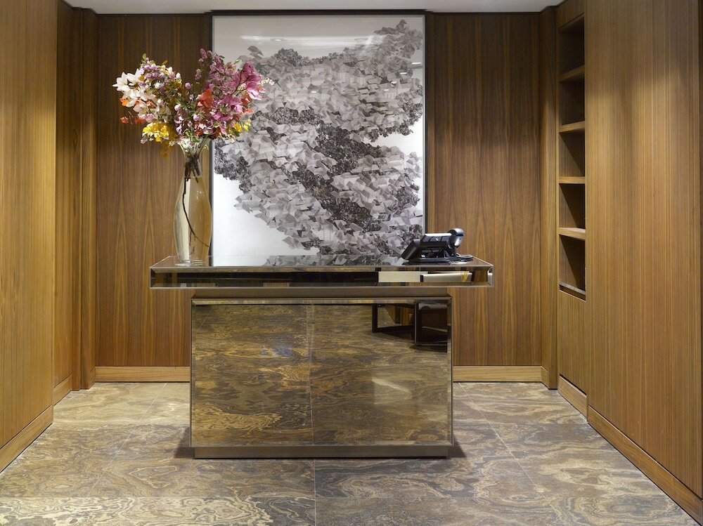 Фото The Emblem Hotel