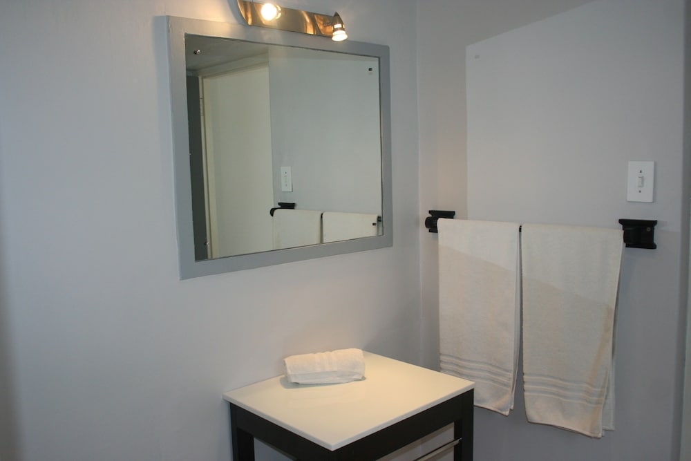 Фото Four Oaks Guesthouse