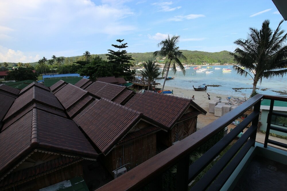 Фото Phi Phi Nice Beach Hotel Hip