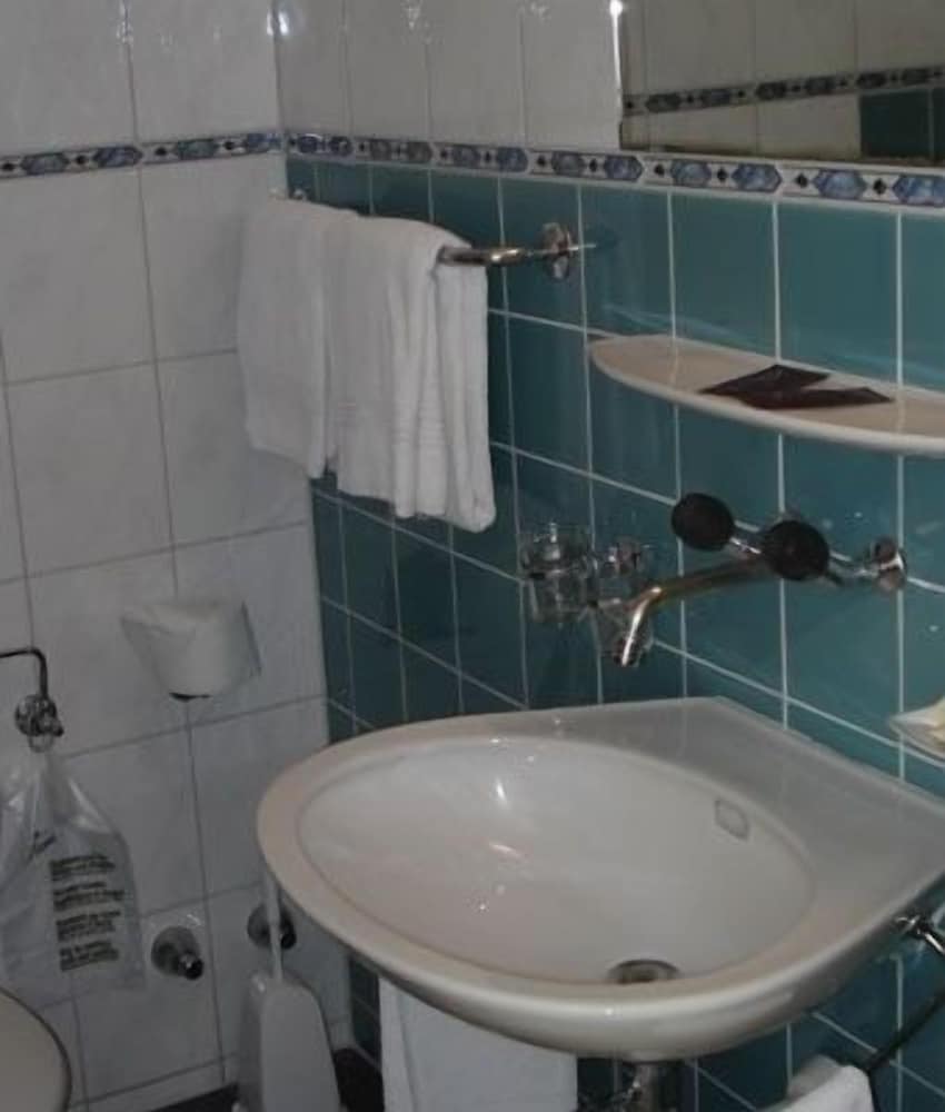 Фото Hotel Merkur Interlaken