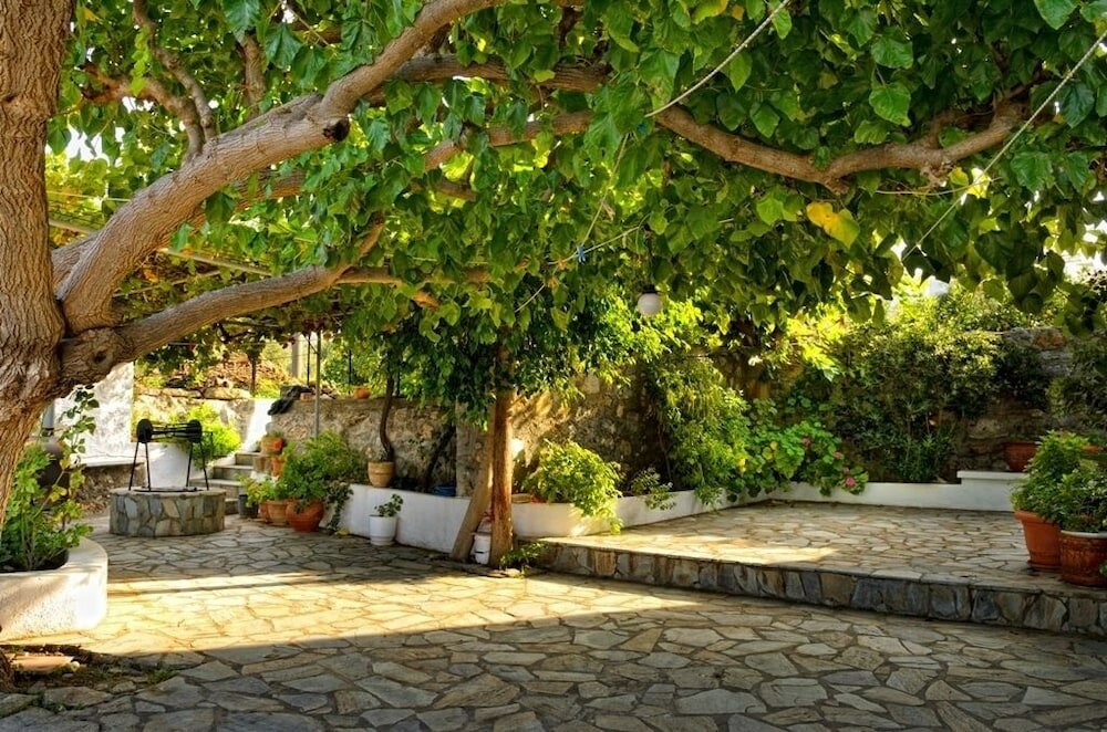 Фото Kounenos Apartments