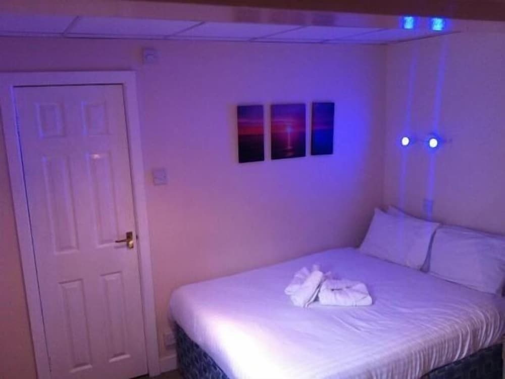 Фото The New Royal Windsor Hotel