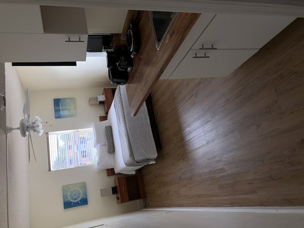 Фото Coral Key Inn