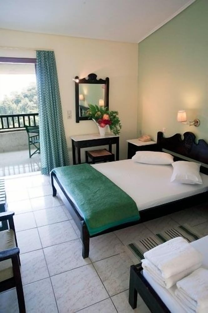 Фото Daphne Hotel