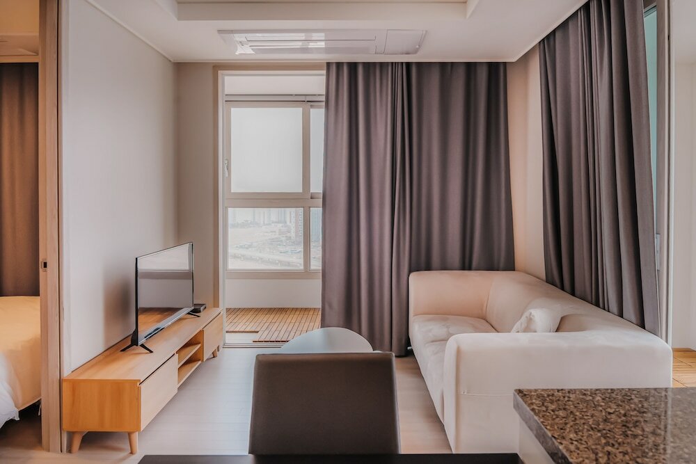 Фото The November Stay in Landmark