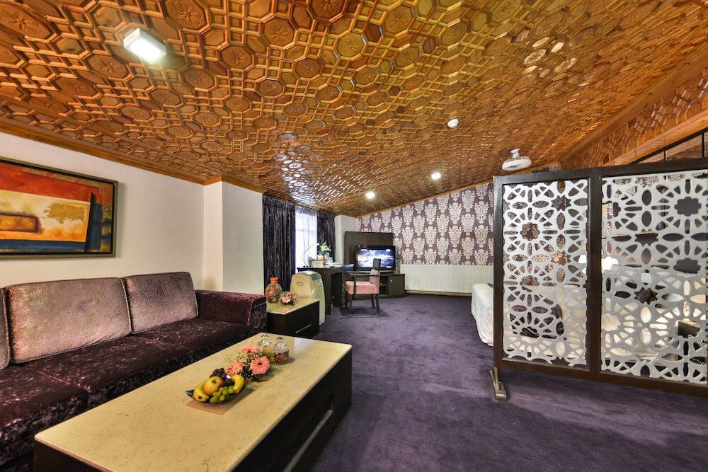 Фото Batra Hotel