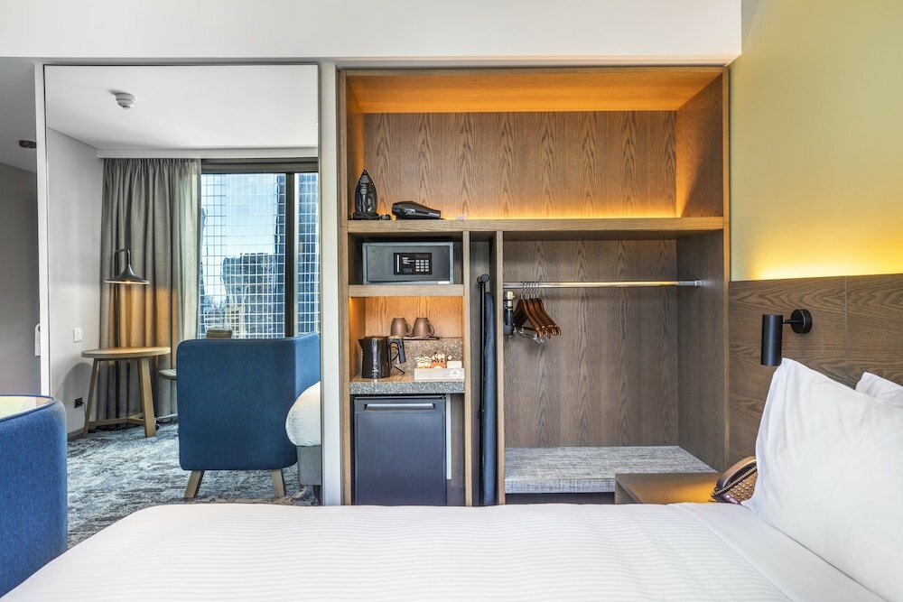 Фото Holiday Inn Express Melbourne Little Collins