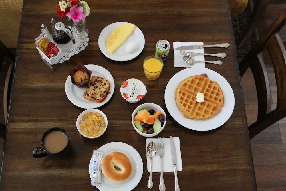 Фото Elm House Inn