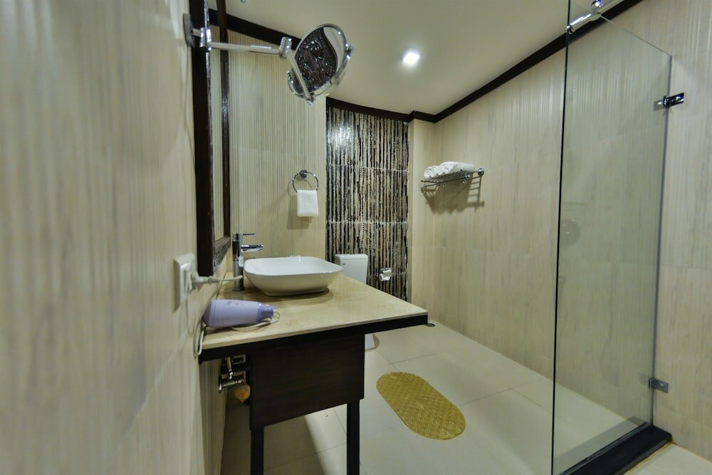 Фото Batra Hotel