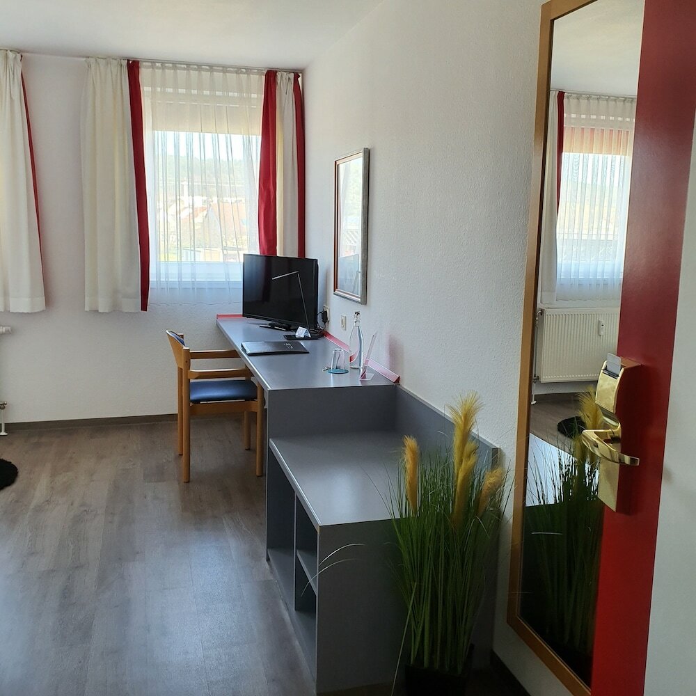 Фото Hotel Postbauer Heng