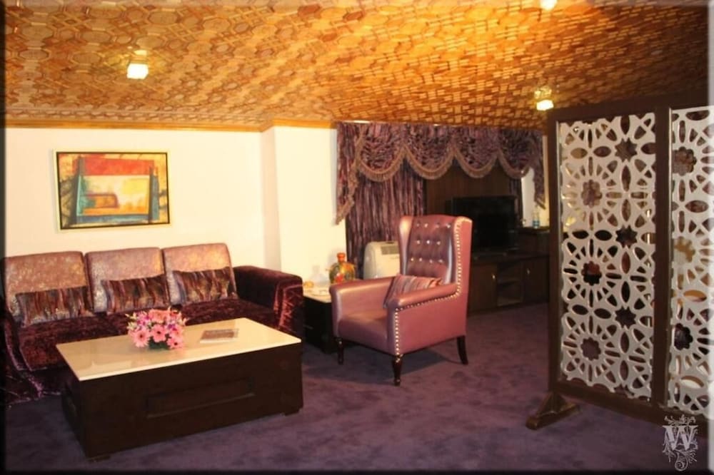 Фото Batra Hotel