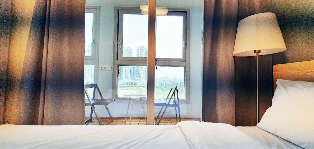 Фото The November Stay in Landmark