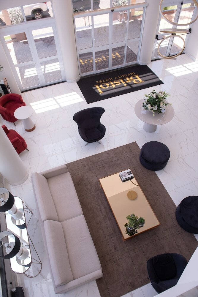 Фото Bristol Infinity Hotel