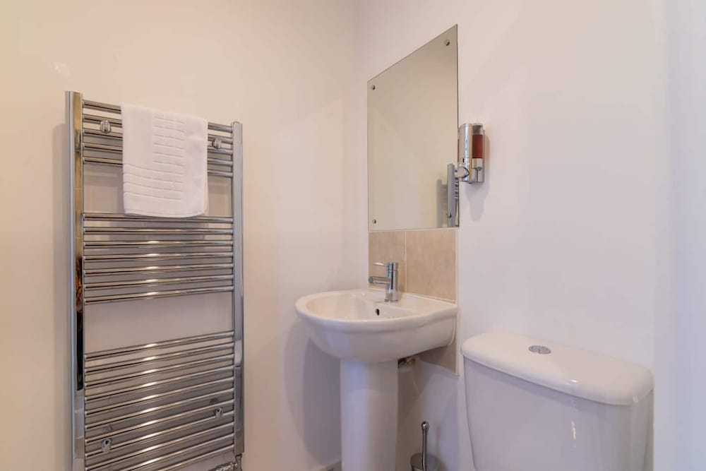 Фото Executive City Apartment -Near Greengate