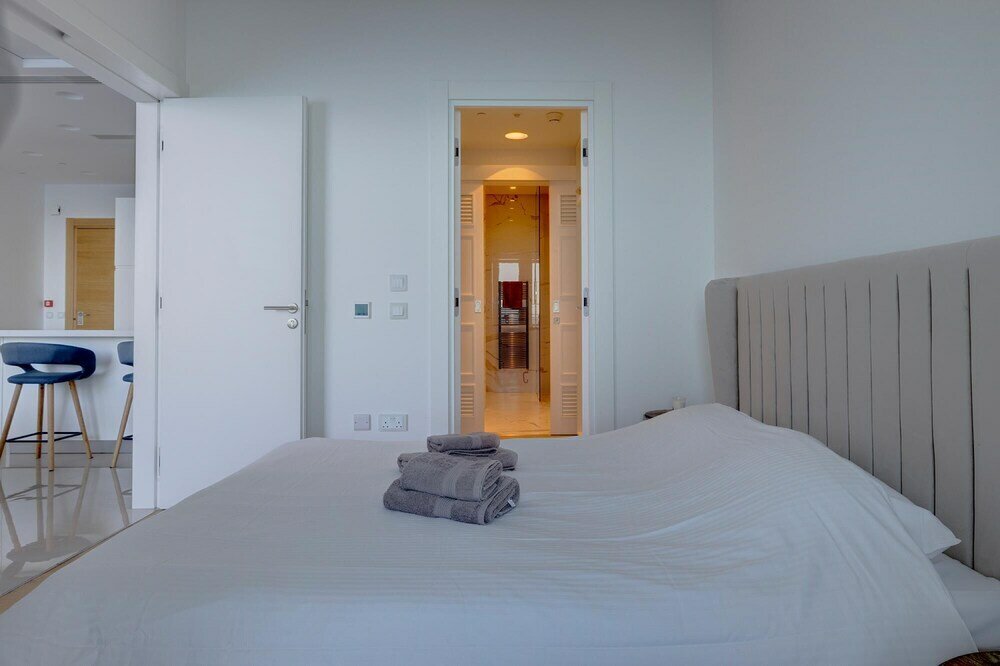 Фото Super Luxury Apartment in Tigne Point, Amazing Sea Views