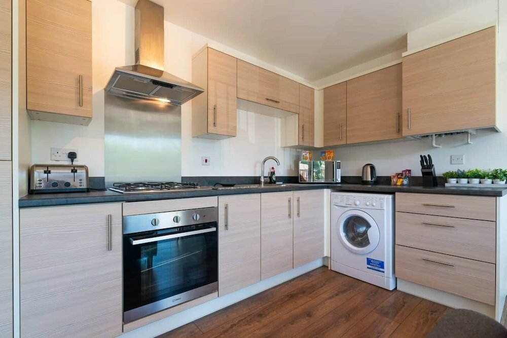 Фото Executive City Apartment -Near Greengate
