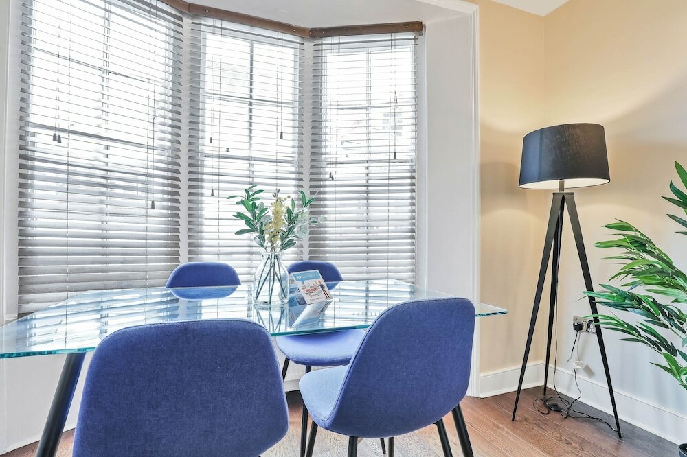 Фото Central Lanes Pad by My Getaways Free parking for one car