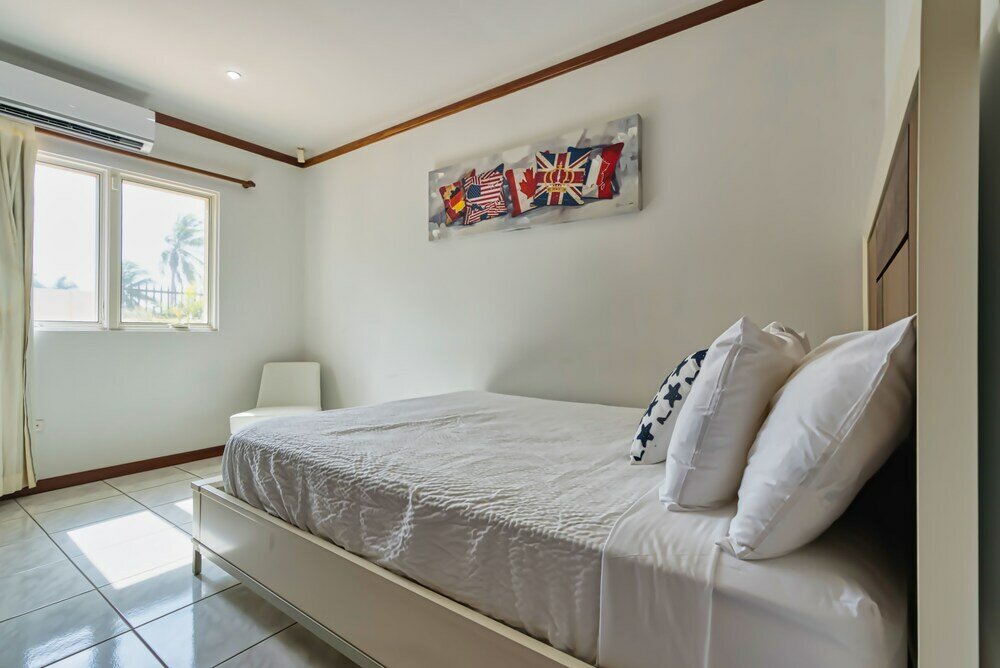 Фото Private Beach Ocean Front Boat Dock Tiki Bar